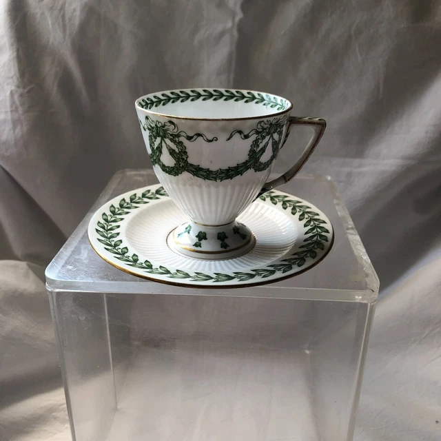 Ancienne tasse à thé + soucoupe en porcelaine anglaise / pâquerettes N – La Roue du Passé