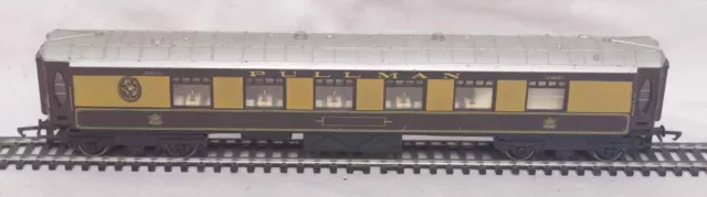 2x Hornby 00 Scale R.469 Pullman Parlour Car