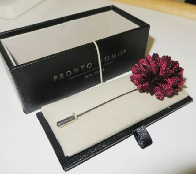 Pronto Uomo Burgundy Silk Flower Label Pin New In Box