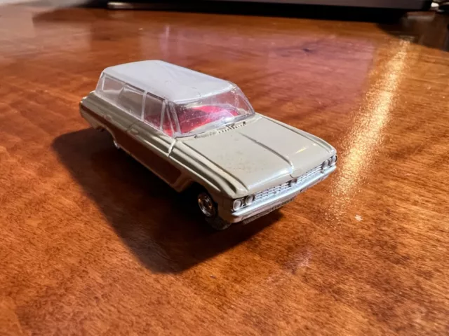 Aurora. MM. HO Scale Slot Car. FORD COUNTRY SQUIRE STATION WAGON