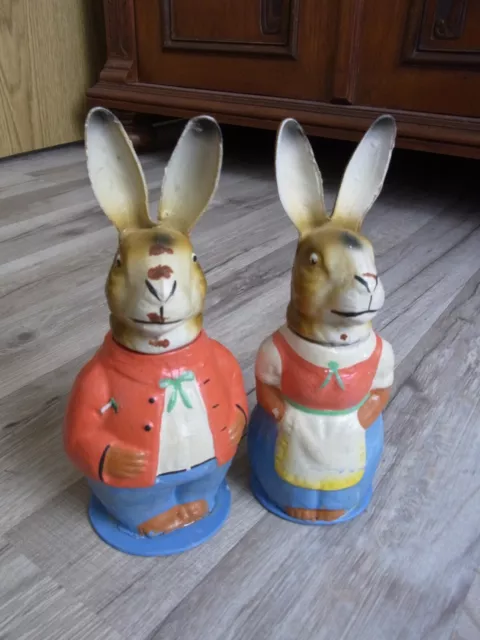 Altes Osterhasenpaar Candy Container, Füllhasen aus Pappmache, bunt Top !!