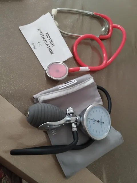 Kit Tensiomètre anéroïde manopire et stéthoscope  sac de rangement