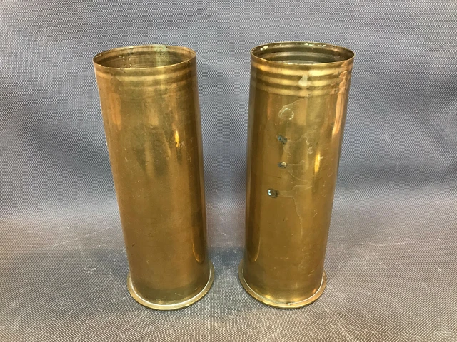 Lot De 2 Petits Vases Anciens En Cuivre - Motif Blason Pont-à-Mousson