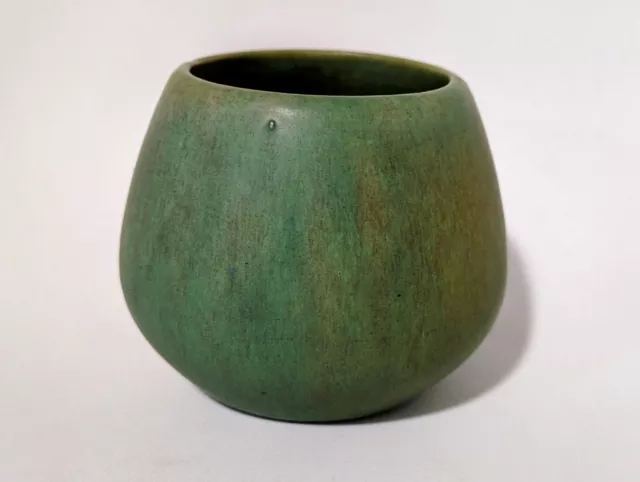 Rare Early Carnelian Roseville Pottery matte green arts & Crafts Vase planter 3