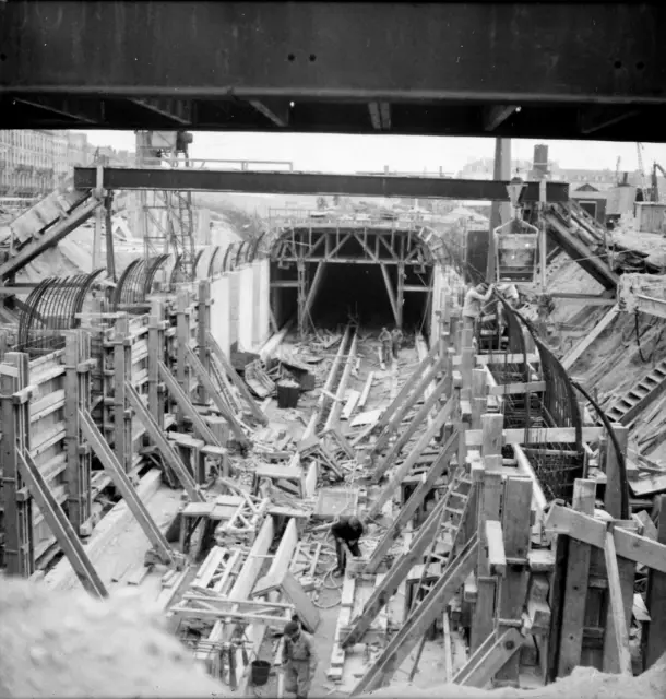 NANTES c. 1950 - Ouvriers Travaux  Souterrain Tunnel - Négatif 6 x 6 - PdeL 21