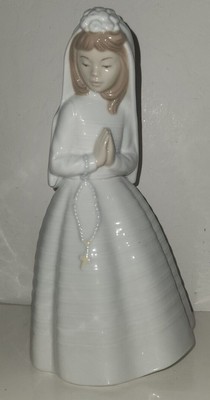 Nao By Lladro First Communion Girl Figurine  9 1/4" Tall Daisa  Spain 236