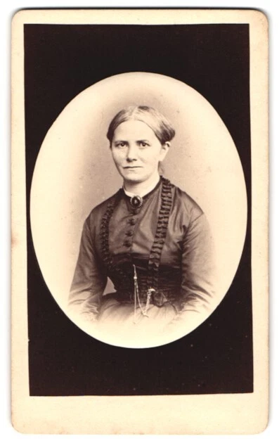 Fotografie Wilh. Mayr, Creuznach, Salinen-Promenade, Portrait Elisa Schroeter i