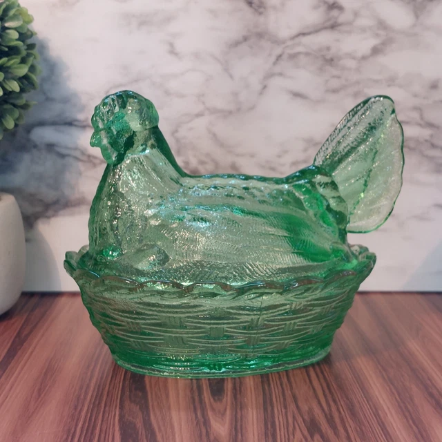 GREEN DEPRESSION STYLE GLASS HEN NEST CHICKEN CANDY DISH, Vintage Farmhouse Bowl