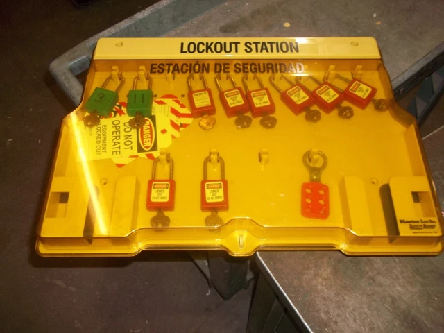 Master Lock 1483 Lockout Station W/ Locks (847)