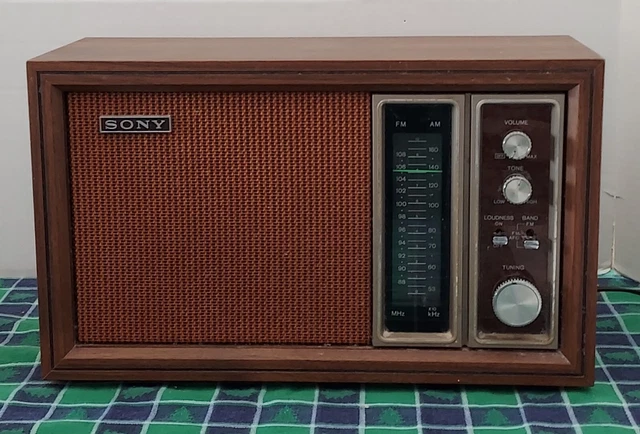 VINTAGE SONY TFM-9450W 11 Transistor 2 Band AM/FM Radio. Table Top Case ...