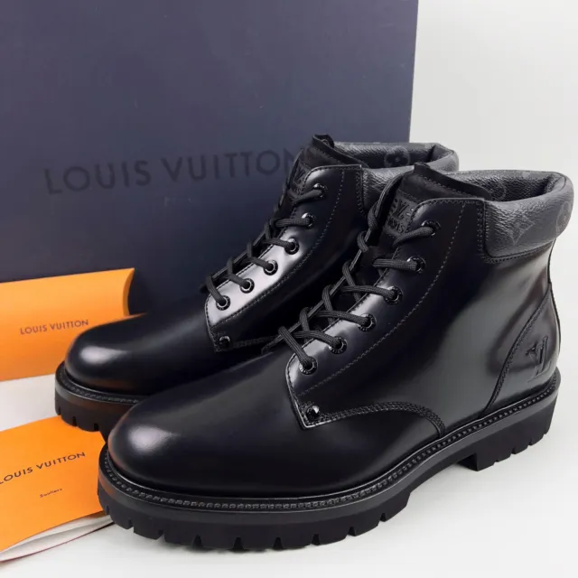LOUIS VUITTON Suede Calfskin Monogram Mens Creeper Ankle Boots 9.5 Beige  720217