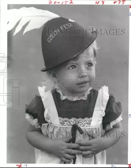 1984 Press Photo Allison Thomas dressed for the Fort Bend County Czech Festival
