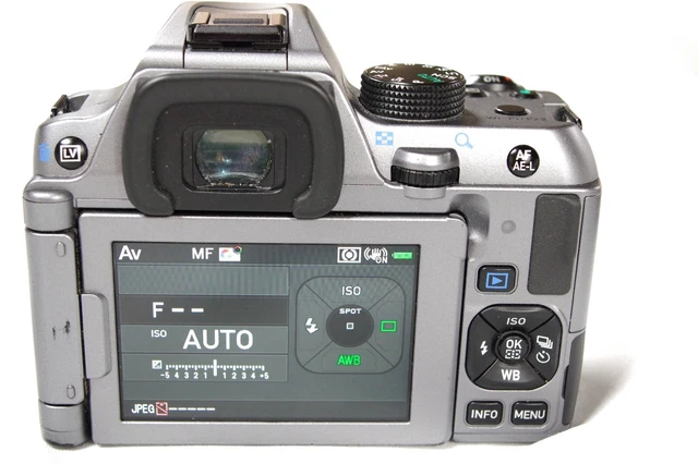 Pentax K-70 24.0MP LOW SHUTTER COUNT Digital SLR Camera Silver Ricoh 6