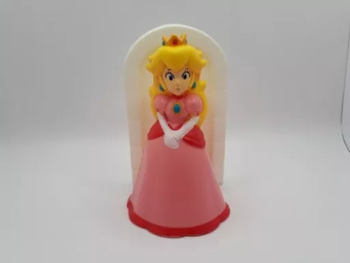 Super Mario Bros Princess Peach 3" Figure - 2015 McDonald's Happy Meal Toy VG C