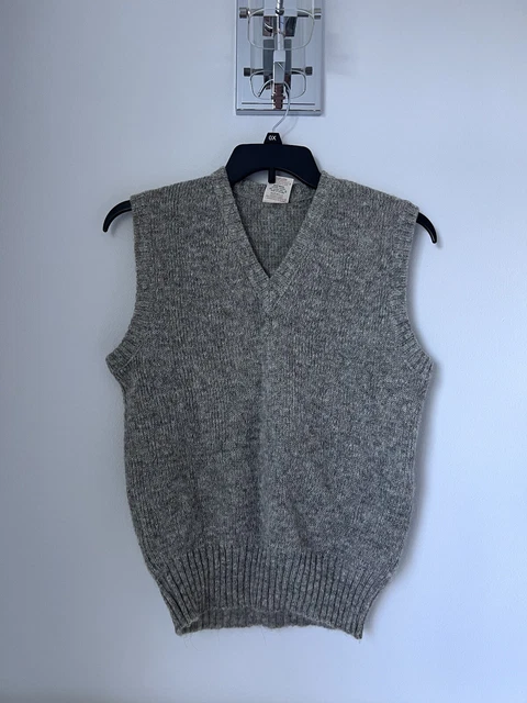 Hilda Size M 100% Pure Wool Icelandic Rich Gray  Wool Sweater Vest. Mens