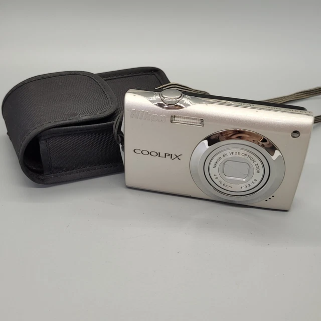 Nikon Coolpix S4000 12.0MP Compact Digital Camera Silver Tested