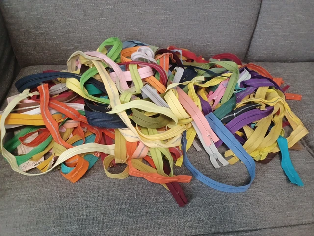 HUGE LOT OF 140  VTG Zippers, Metal/nylon, Great Condition Free Ship