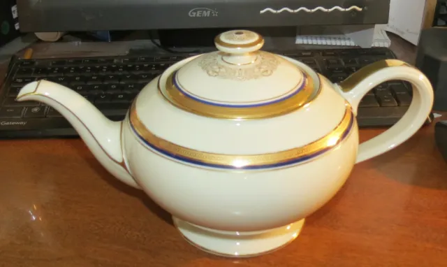 Thomas Ivory Bavaria Teapot w/ Blue Band & Gilded Edge UNUSED!