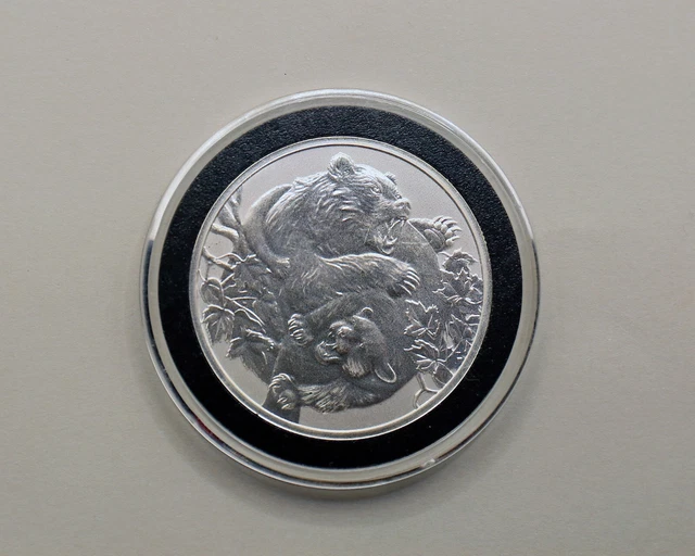 2022 Niue $1 Apex Predators: Cougar vs Bear 1 oz Silver Coin