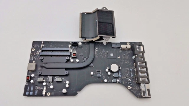 Apple iMac A1418 21.5" Logicboard 820-3588-A / i5-4570R 2.70GHz / Late 2013