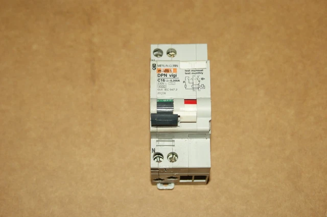 Disjoncteur Différentiel Merlin Gerin DPN Vigi C16 300mA - Occasion En Parfait état De Marche