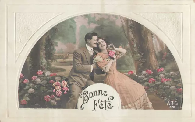 Cp Bonne Fete Arc Moustachu Et Femme Souriante Avec Roses - 88423