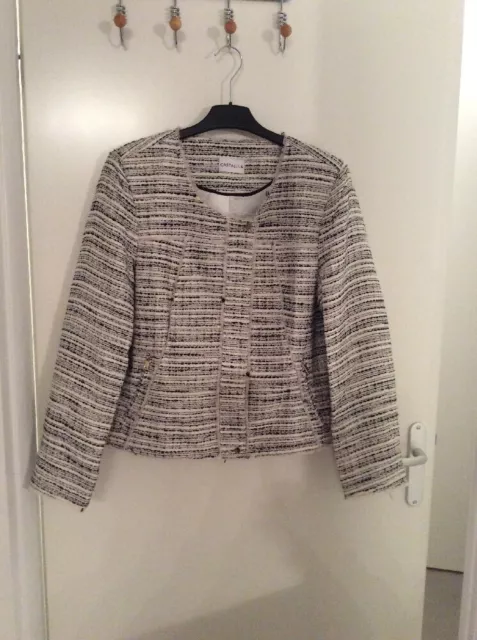 Veste blanche top rayée noir