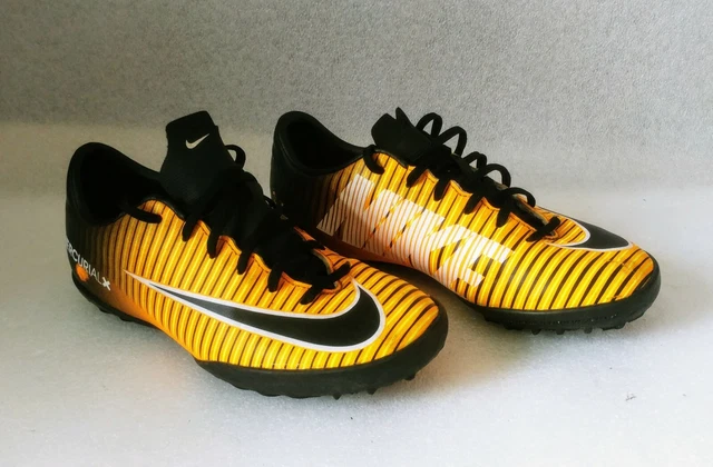 Boys football on sale trainers size 2