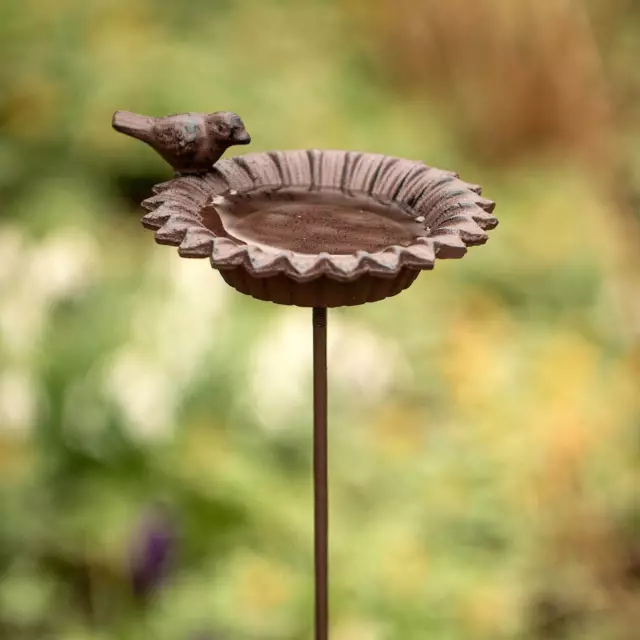 Gartenstecker Vogeltränke stehend Vogelbad Gußeisen Wasserschale Deko Gartenstab