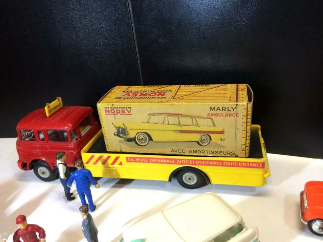 Miniature Norev Simca Marly Ambulance - Modèle Réduit à L'échelle, Occasion, Pour Collection Ou Décoration