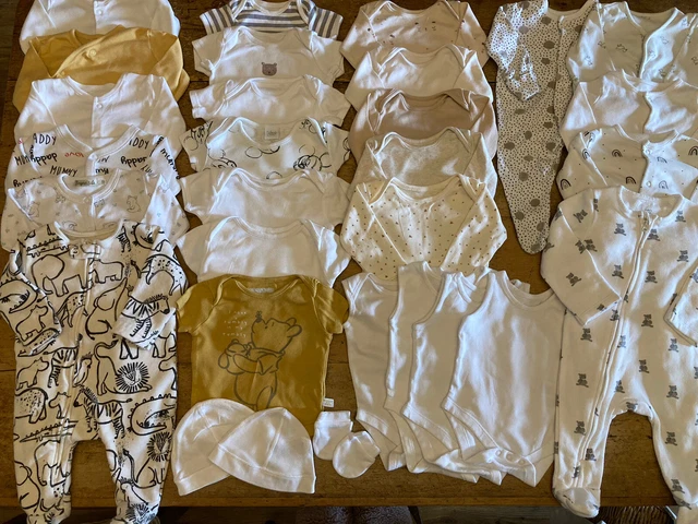 0-3 Months Unisex Neutral Clothes Bundle (1)
