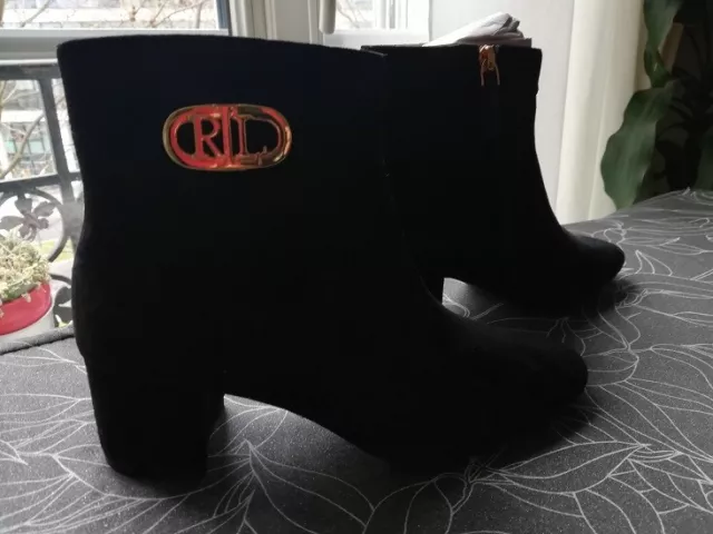 Bottine Neuve Ralph Lauren Taille 37 Couleur Noire En Daim