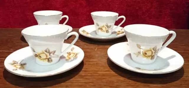 4 Petites Tasses à Café & Soucoupes Porcelaine de Chine Décor Roses Jaunes