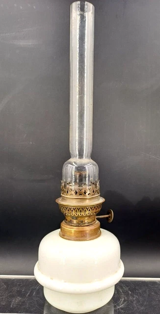 Lampe à Pétrole En Porcelaine, Époque Napoléon III