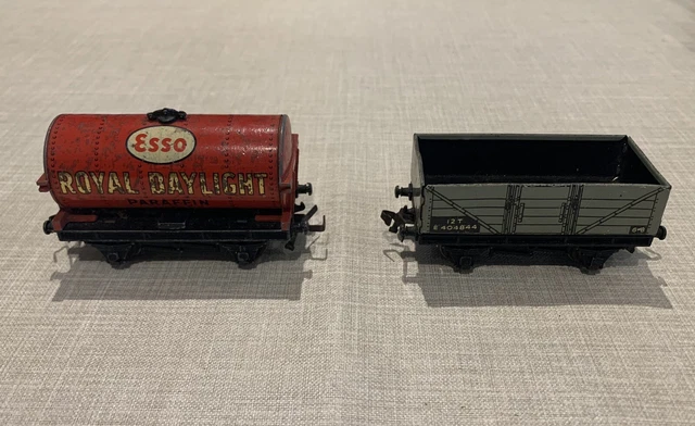 Hornby Dublo OO gauge Vintage Esso Tanker & 2T Open 5 Plank Wagon Bundle
