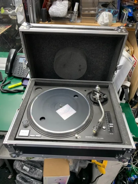 Technics Quarts Direct Drive DJ Turntable SL-1210 MK5 w Hard Case (E10028319)
