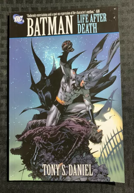 2011 BATMAN Life After Death SC TPB FN 6.0 1st DC / Fisherman Collection