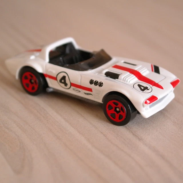 2016 CORVETTE GRAND Sport Roadster Hot Wheels Diecast Car Toy £3.60