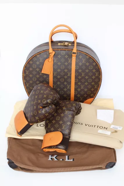 NEW! LOUIS VUITTON Karl Lagerfeld monogram boxing gloves with suitcase mat Rare EUR 22.944,86 PicClick IT