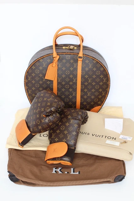 NEW! LOUIS VUITTON Karl Lagerfeld monogram boxing gloves with suitcase mat Rare EUR 22.944,86 PicClick IT