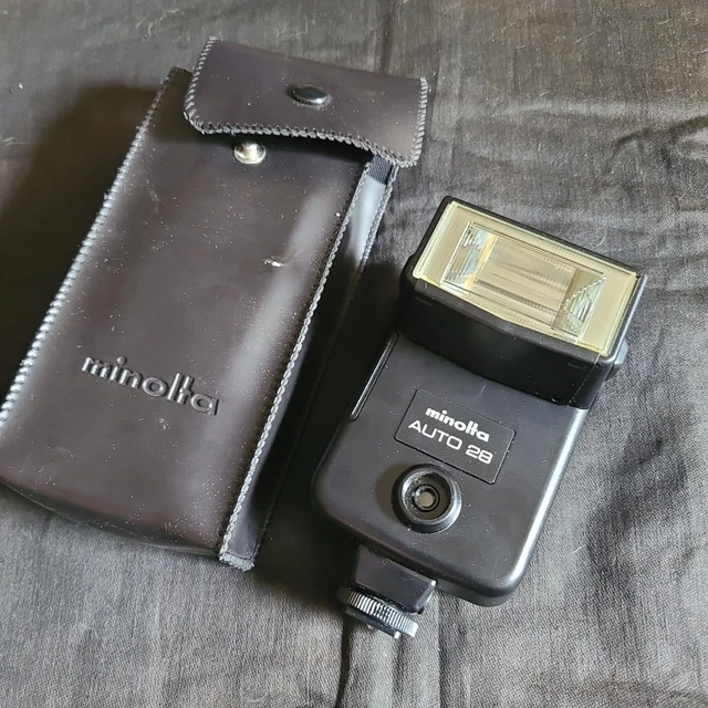 Minolta Auto 28 Electroflash Shoe Mount Flash SLR Film Camera Case and diffuser 2
