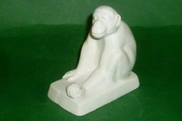 Alte Porzellanfigur Affe Affenfigur weiß Porzellan Figur Porzellanaffe monkey