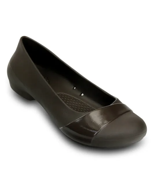NEW Women’s Crocs Gianna Flat Shoes SZ 6 Brown