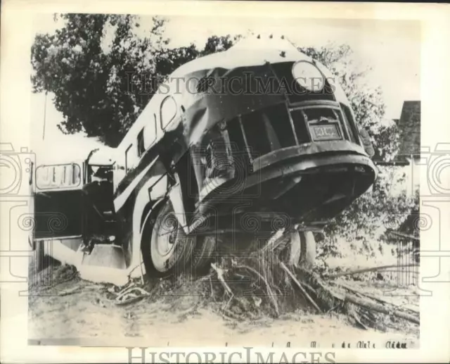 1948 Press Photo Three people were injured in bus accident in Ardmore, OK