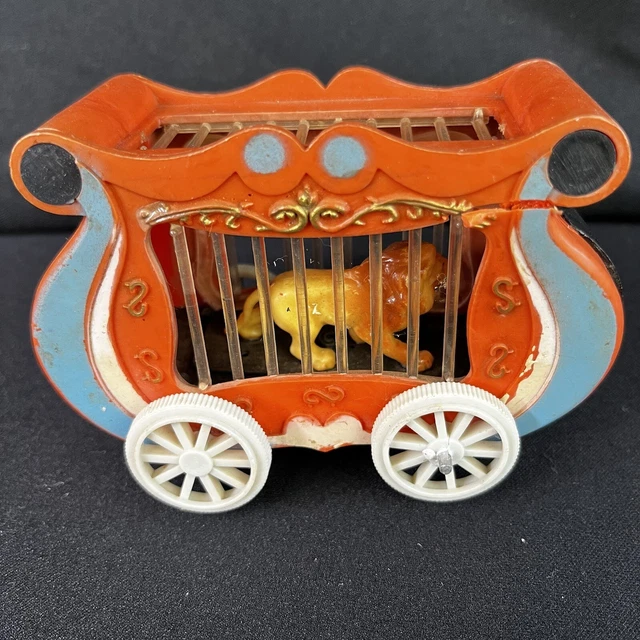 VINTAGE DURHAM INDUSTRIES Toy Circus Train 5620 Animal Car Plastic Hong