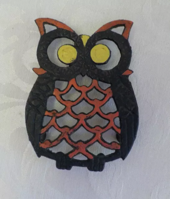 Vintage 1970's Owl Cast Iron Painted Trivet 4" X 3" Rubber Feet Horned (?)  EVC