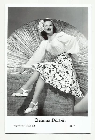 (Bx24) Deanna Durbin Swiftsure Photo Postcard (16/9) Filmstar Pin Up Glamor