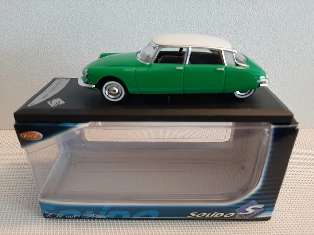 Voiture Citroën DS 19 1956 -  échelle1/43 - blanc/vert - Solido 2