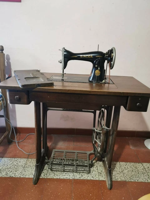 ANTICO MOBILE CON MACCHINA DA CUCIRE A PEDALE ANNI 60 FUNZIONANTE,  Antiquariato EUR 130,00 - PicClick IT