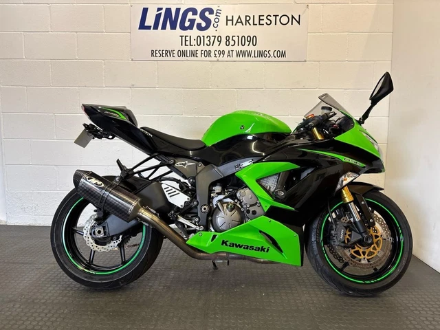 KAWASAKI NINJA ZX-6R 2013 with M4 Carbon Exhaust and R&G